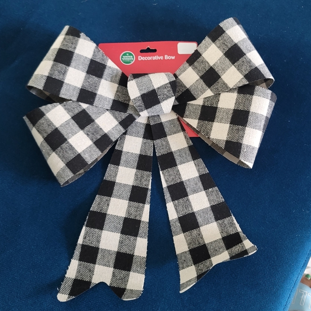 WINTER WONDERLANE Plaid Decorative Bow